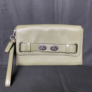 Coach Blake Clutch in Pebble Leather - Olive Green